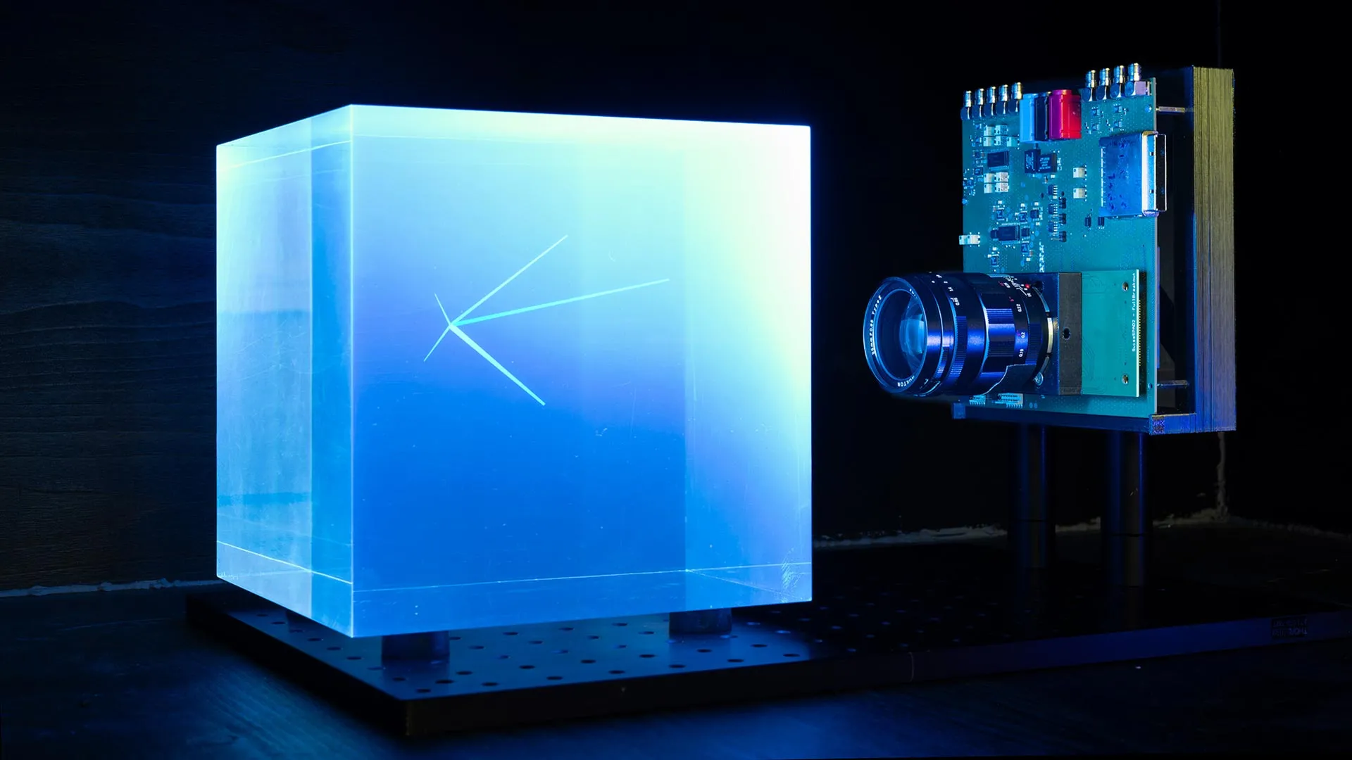 New Camera Tracks Invisible Particles in 3D