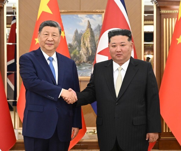 North Korean and Chinese Leaders Agree to Expand Cooperation at Pyongyang Summit
