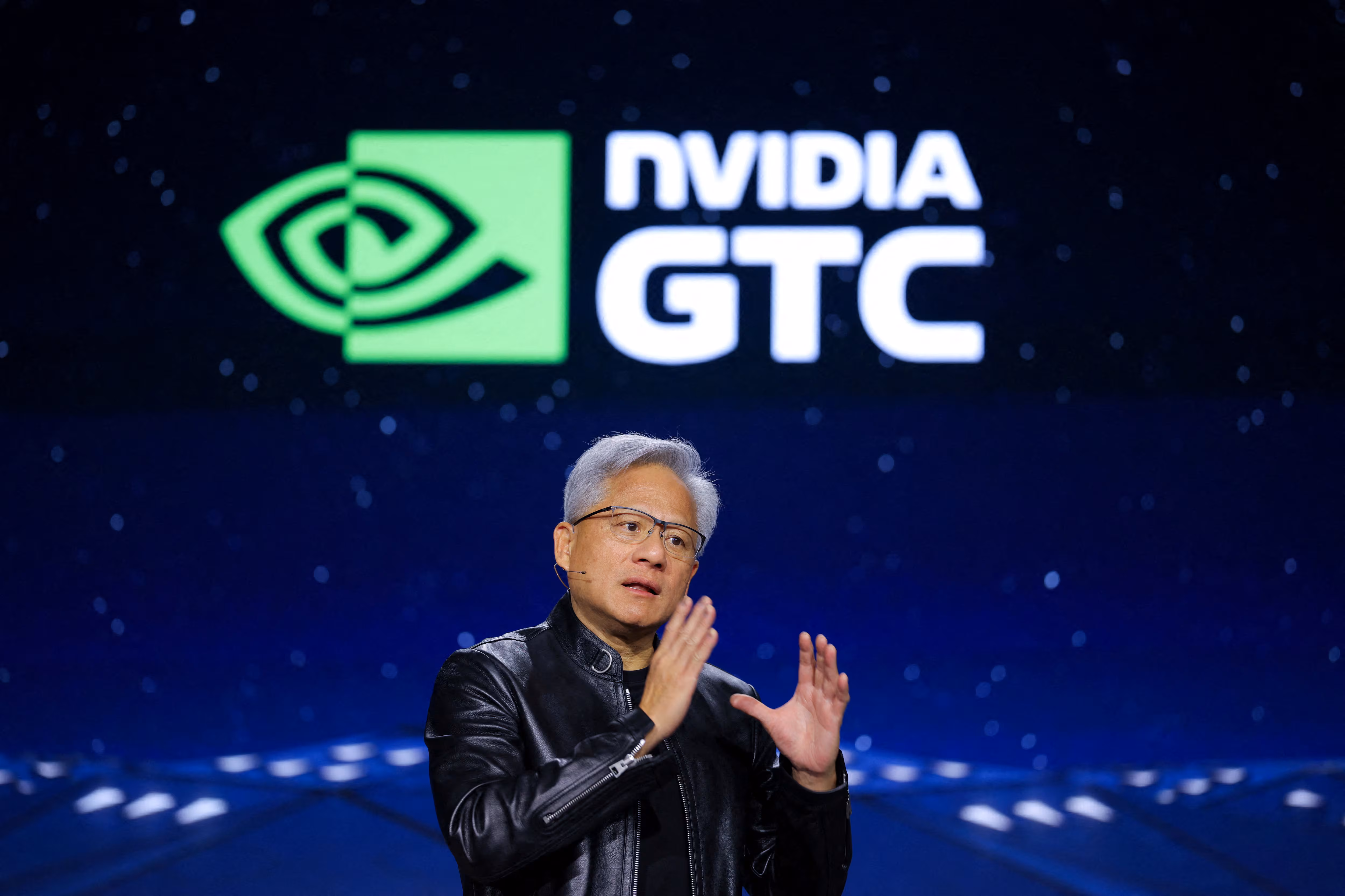 Nvidia duplica ingresos y beneficios en medio de la incertidumbre bursátil de la IA