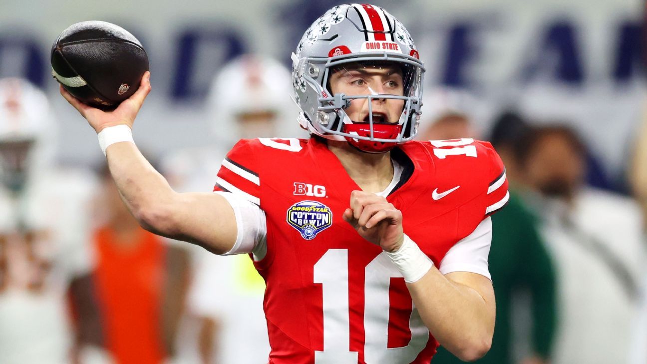 Ohio State, Oregon Top Preseason AP College Football Poll