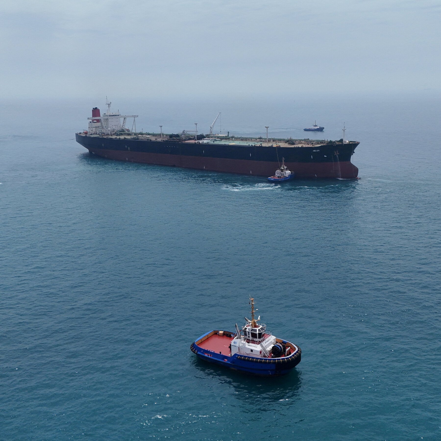 Oil Prices Fluctuate After US and Iran Trade Strikes in Persian Gulf