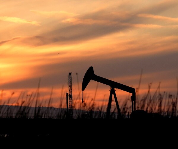 Oil Prices Rise Following Renewed US and Iran Strikes in Middle East