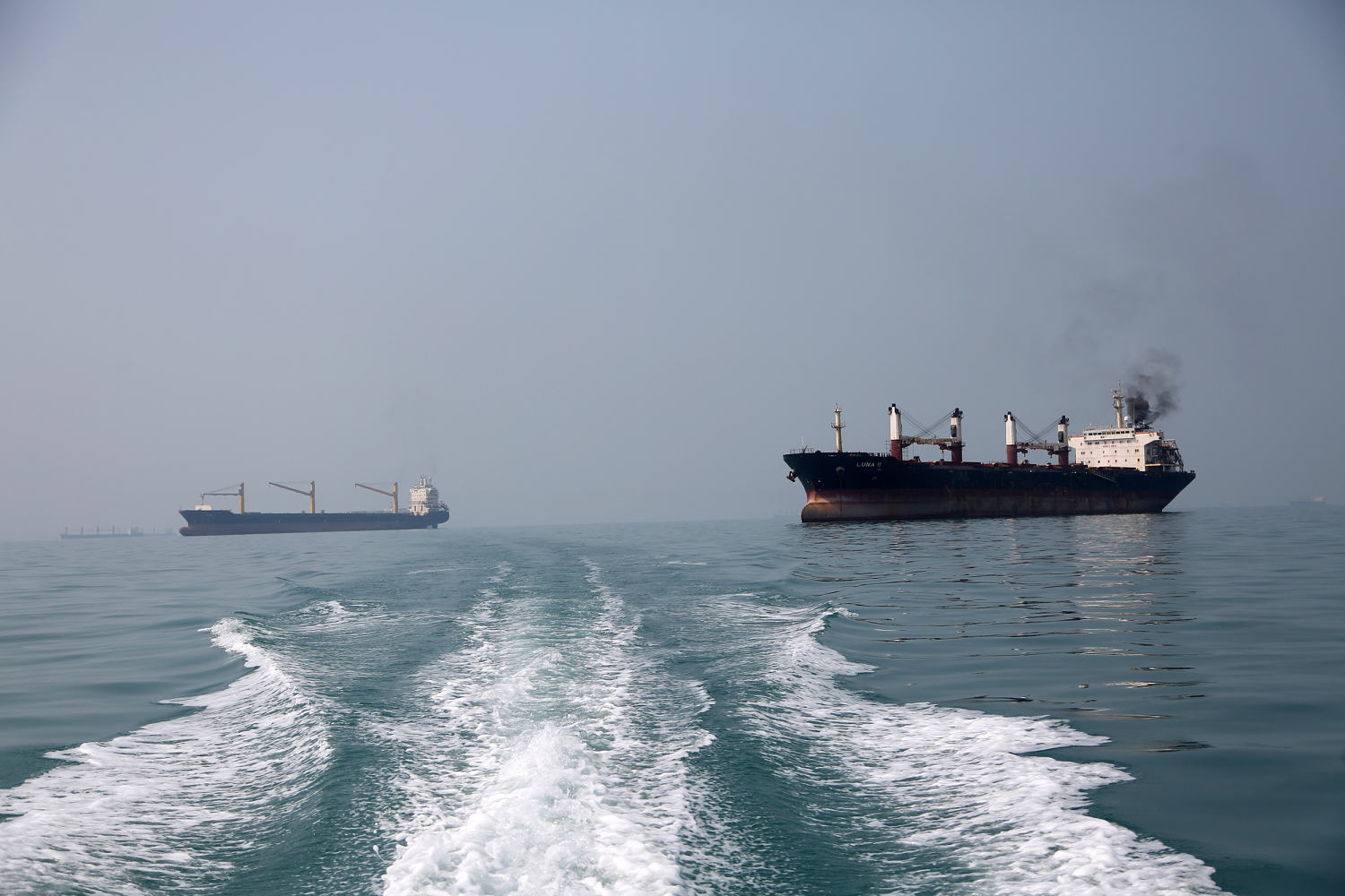 Oil Prices Surge to Five-Month High, Tech Stocks Fall as Economic Worries Resurface