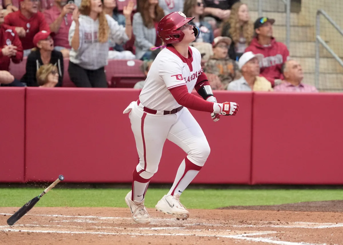 Oklahoma's Kendall Wells Named NFCA Freshman of the Year