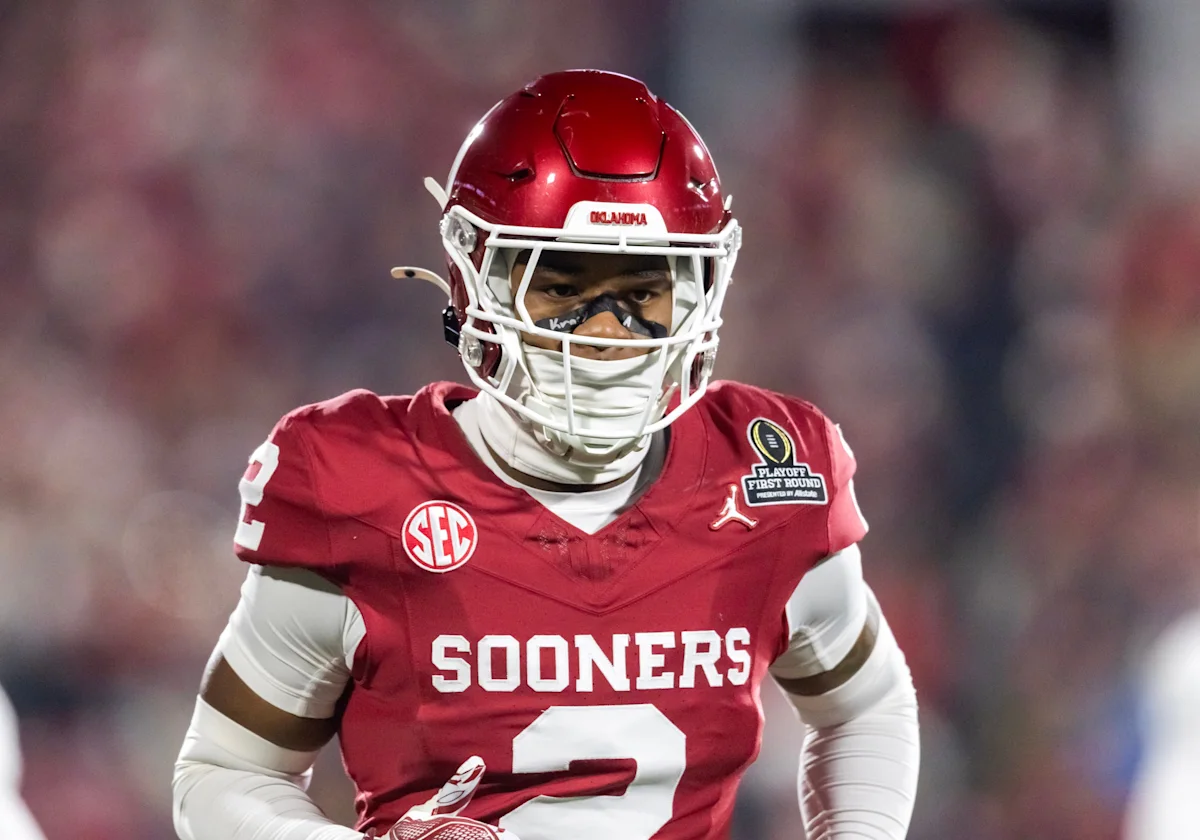 Oklahoma's Robinson Emphasizes Physicality in Fall Camp