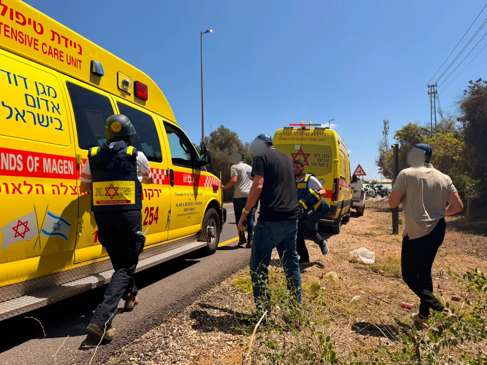 One killed, five wounded in shooting attack in central Israel
