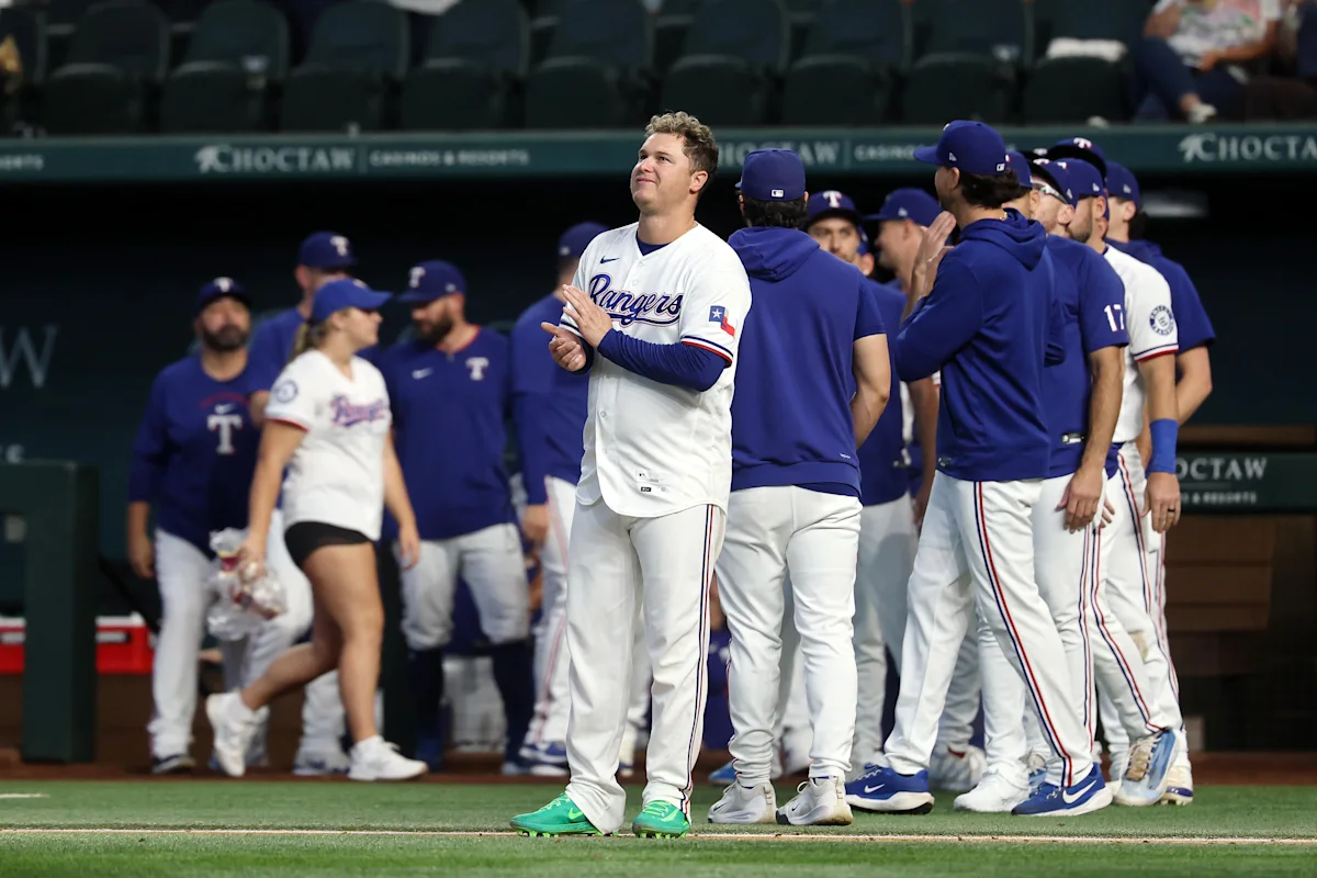Orioles-Rangers Game Day Includes Bird Longevity Fact
