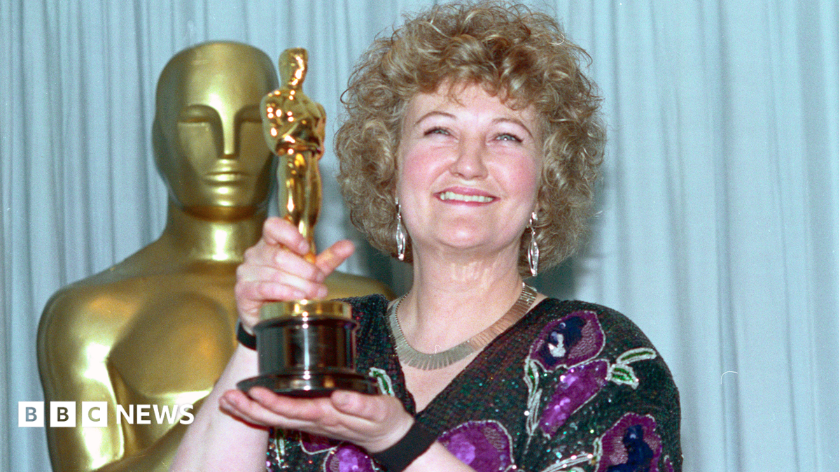Oscar Winner Brenda Fricker Dies at 81