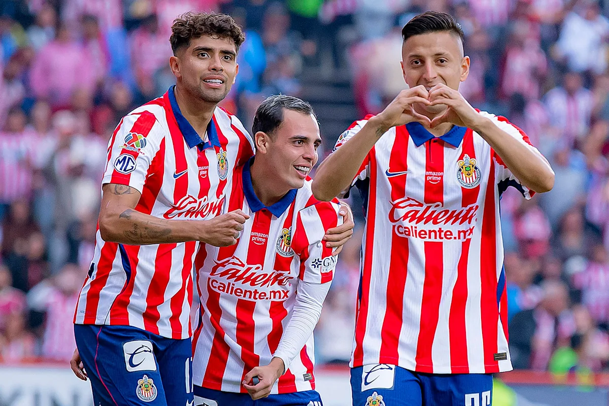 Pachuca and Chivas Draw 1-1 in Lively Match
