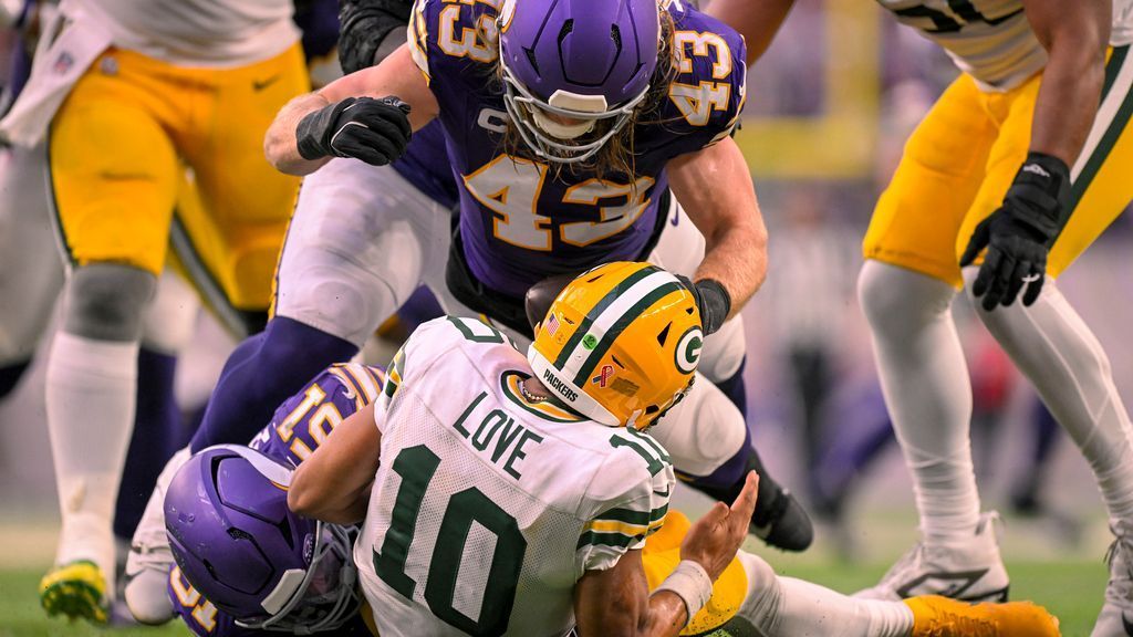 Packers Suffer Late-Game Loss to Vikings