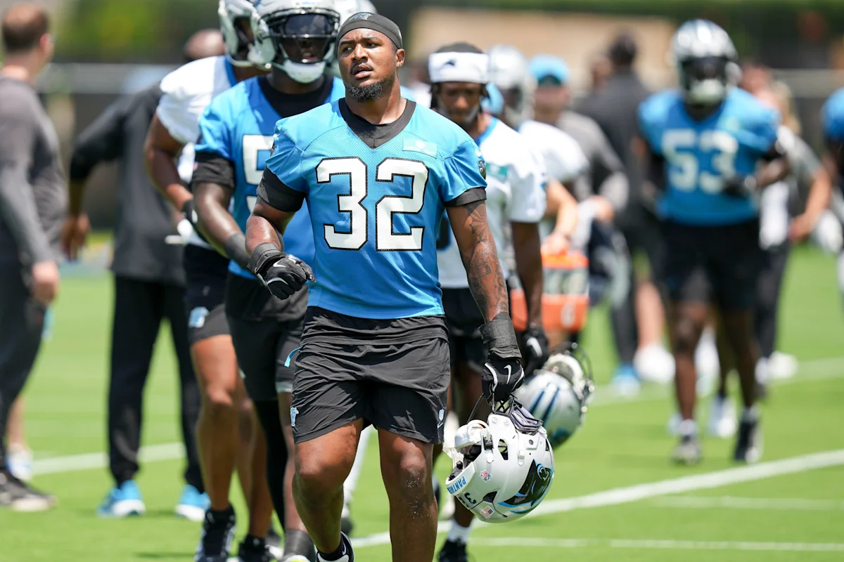 Panthers Streichen Draft-Pick aus Runde 2, Verpflichten Erfahrenen Linebacker