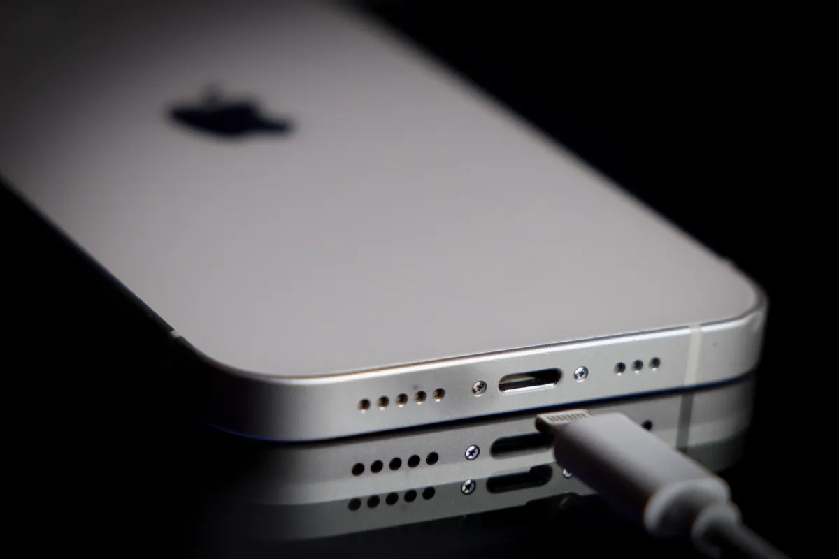 Paradigm Shift Reveals Unpatchable Apple Chip Flaw for iPhone Jailbreaks