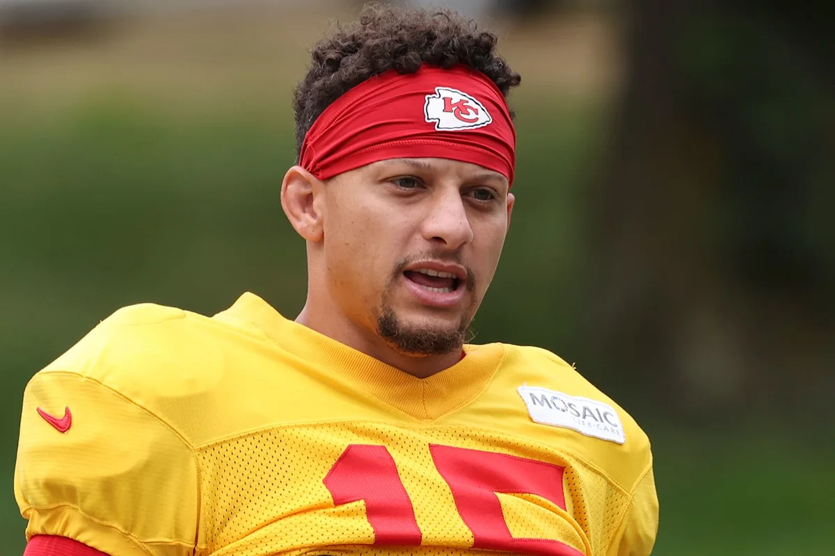 Patrick Mahomes Mic'd Up During Chiefs Practice