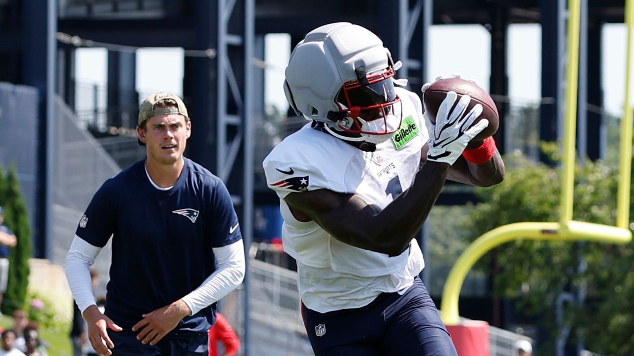 A.J. Brown на Patriots Играе Въпреки Изкълчено Палеца