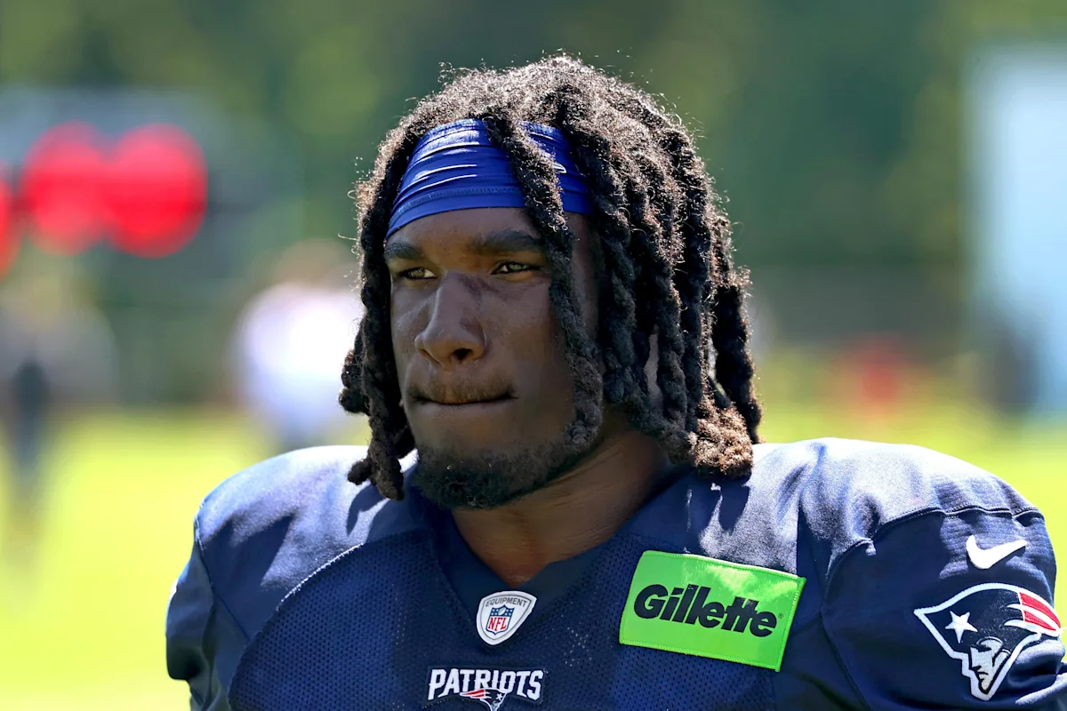 Patriots Rookie Jacas Receiving Intense Coaching from Vrabel