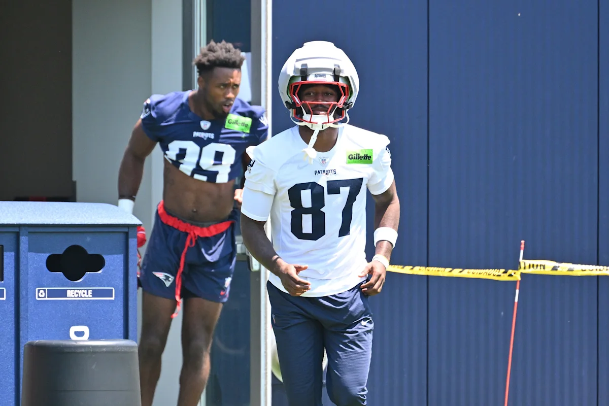 Patriots Safety Shares Initial Impressions of WRs A.J. Brown, Romeo Doubs