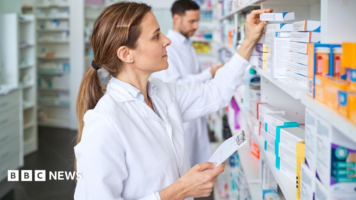 Pharmacists in England to Treat More Conditions, Easing Pressure on GPs