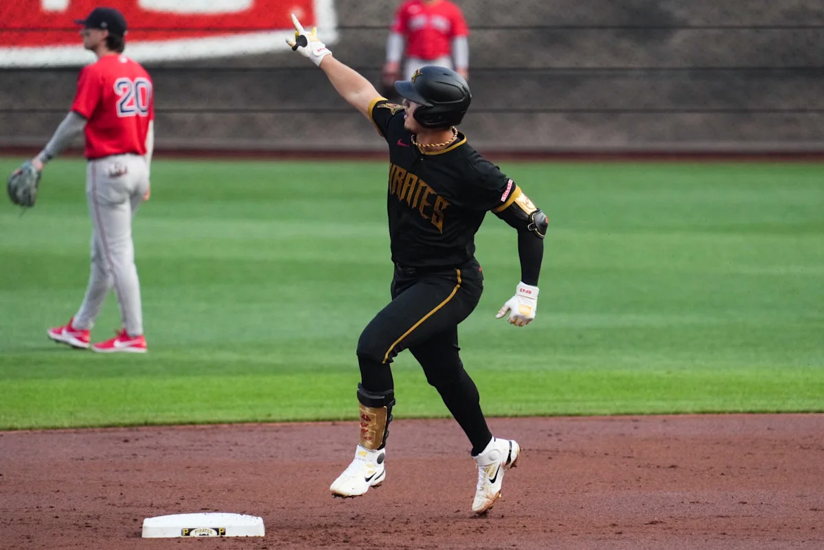 Pirates Defeat Red Sox Behind Home Runs from Flores and Lowe