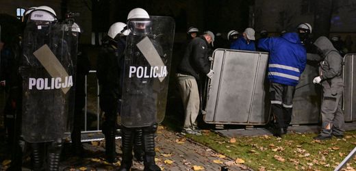 Polen: Polizei sichert Verfassungsgericht im Streit um Richterernennungen