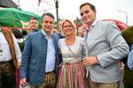 Politiker bei Volksfesten: Motive und Hintergründe