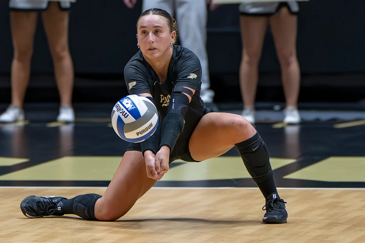 Purdue Volleyball-Trainer hebt McAleers Führung und Können hervor
