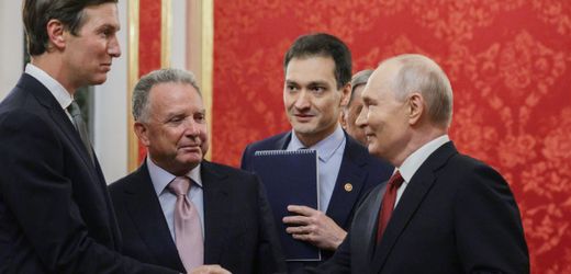Putin empfängt US-Gesandte: Gespräche über Ukraine-Krieg beginnen