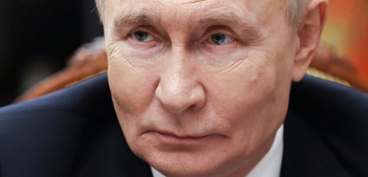 Putin rehabilitiert Stalin und sieht russische Raffinerien als Ziel ukrainischer Angriffe