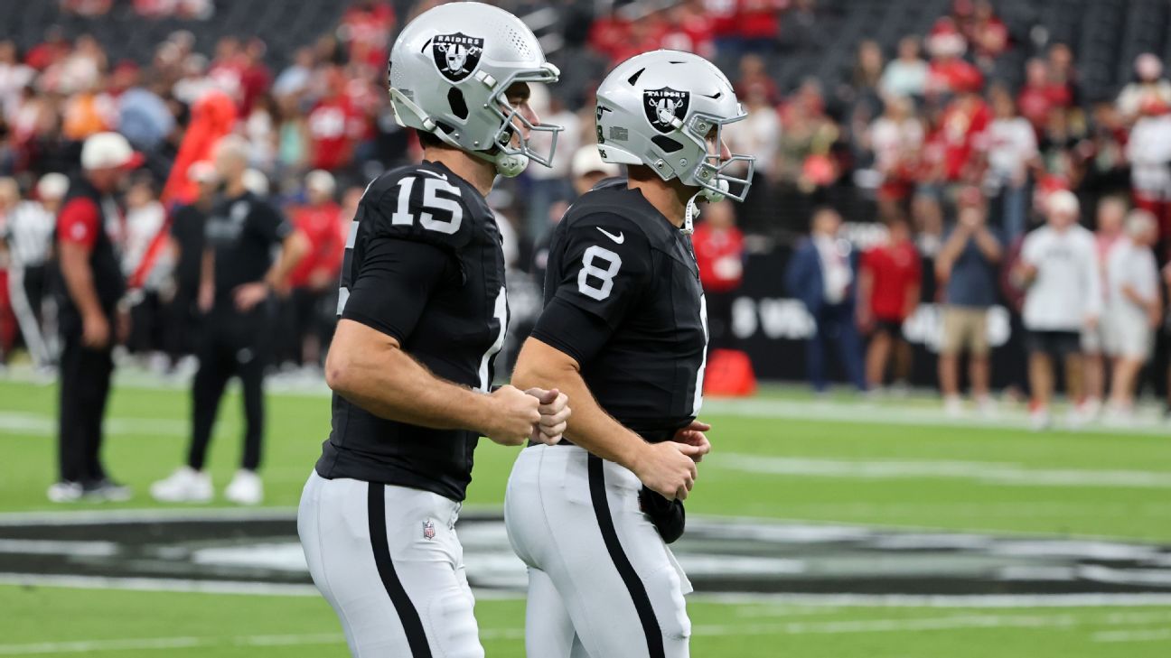 Raiders' Kubiak Silent on Week 1 QB