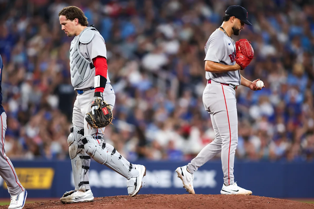 Los Medias Rojas Sufren Cuarta Derrota Consecutiva en Toronto