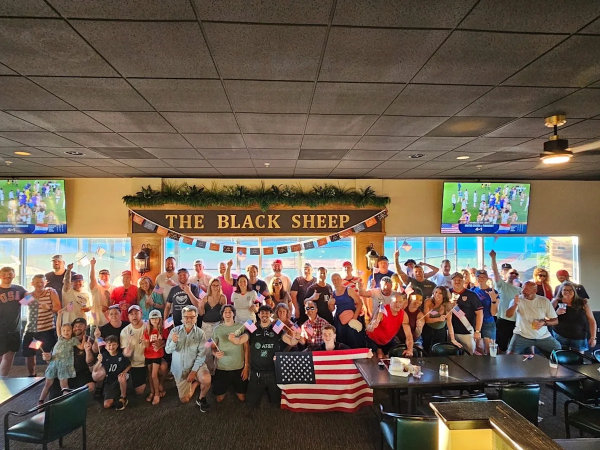 Redding fans gather to support USA in World Cup