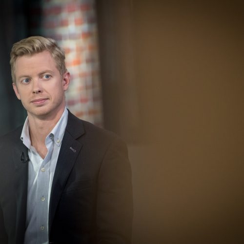 Reddit CEO Questions Google AI Value Amid Stock Dip