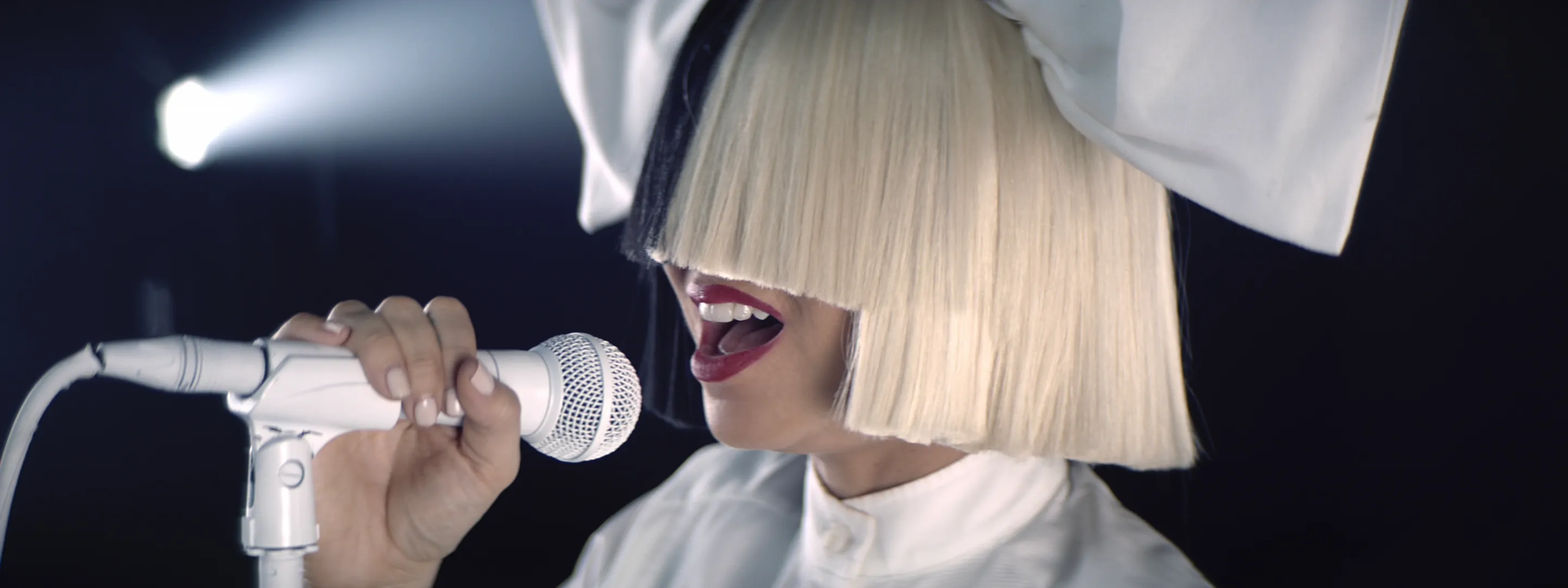 Review Highlights Sia’s ‘Nostalgic for the Present’ Concert Film