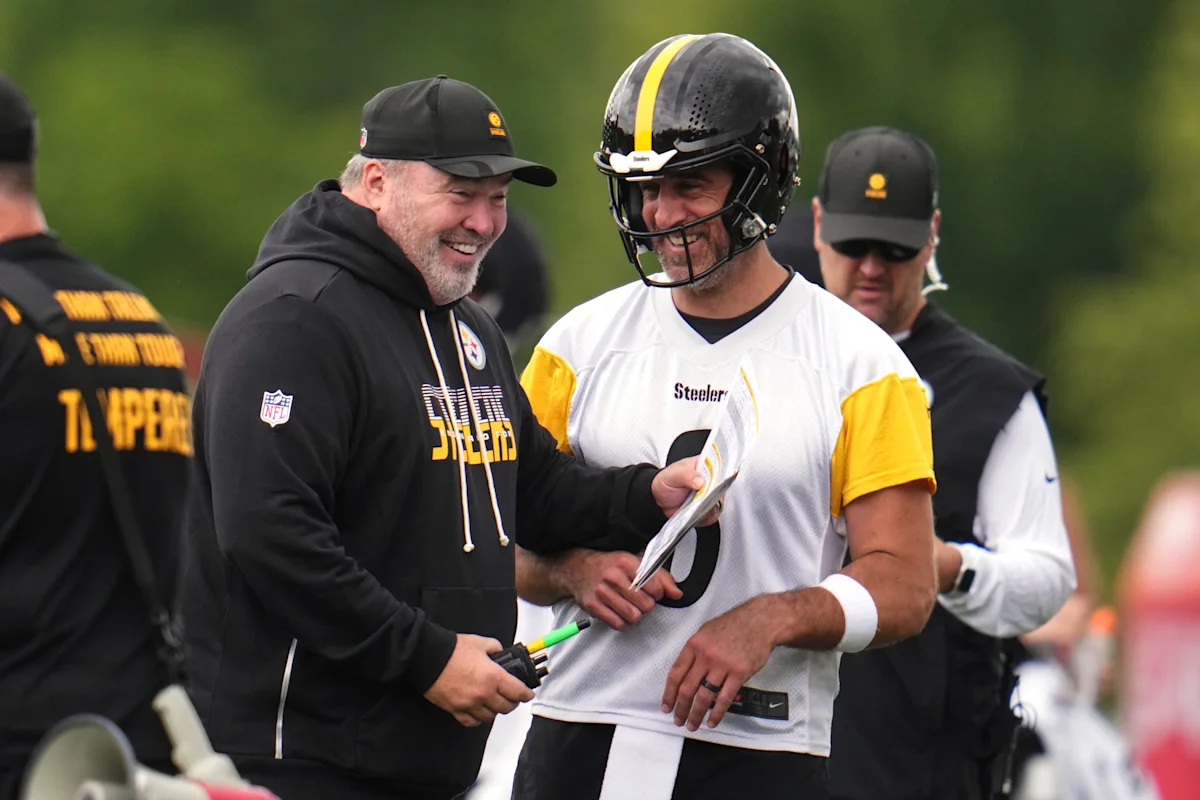 Rodgers and McCarthy Rediscovering Chemistry with Steelers