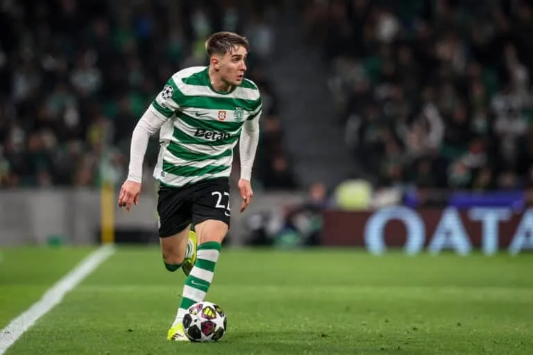 Roma Pursues Fresneda to Bolster Right Flank