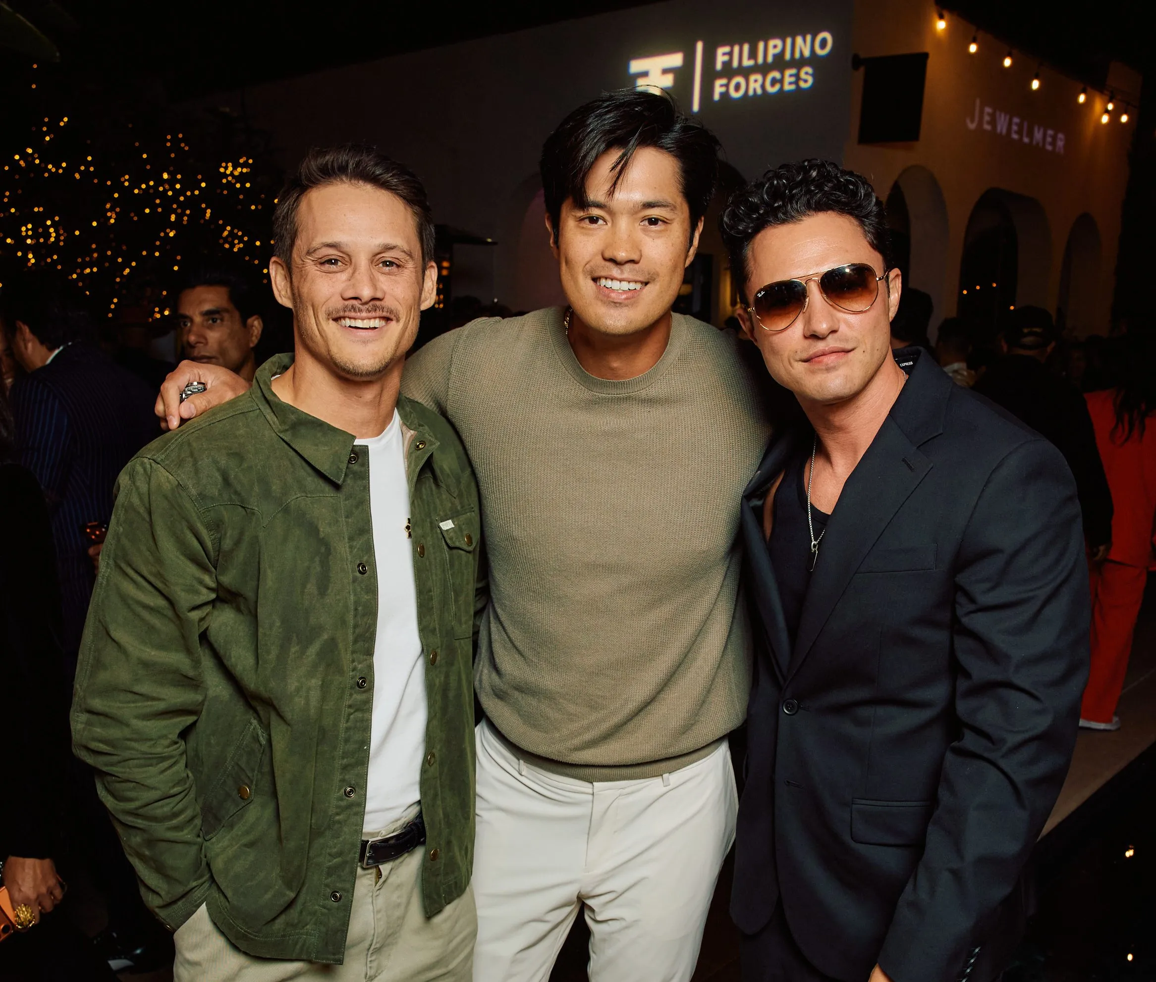 Ross Butler और Timothy Granaderos Hollywood में Filipino Forces इवेंट में फिर से मिले