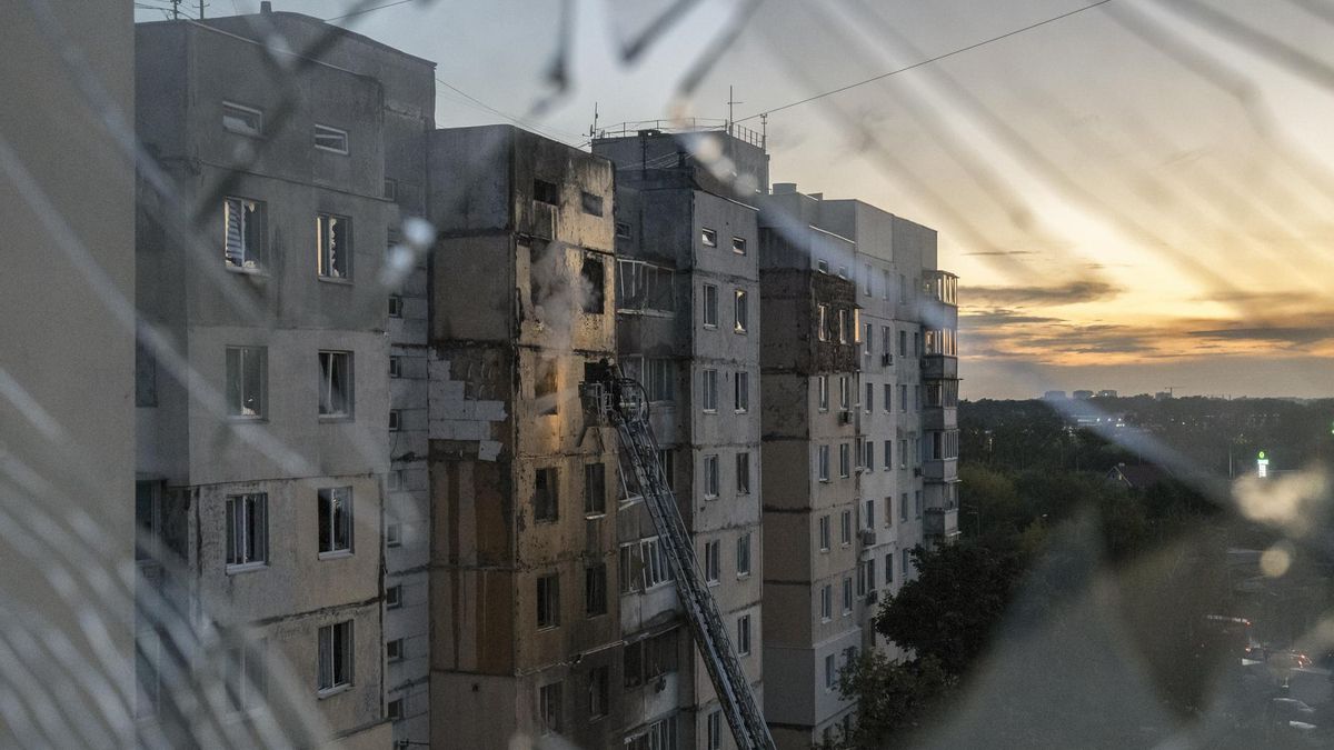 Rusia intensifica los bombardeos sobre Kiev mientras se inician conversaciones con emisarios de Trump