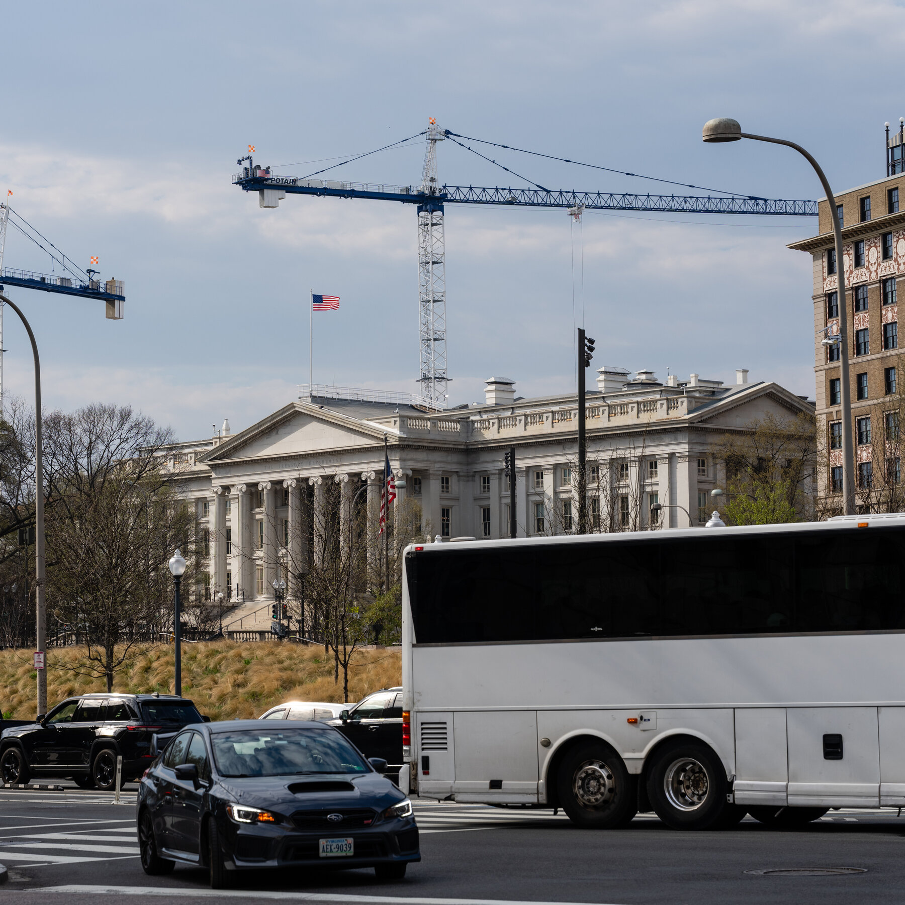 Russia Sanctions Bill Advances Despite Concerns Over Dollar’s Dominance