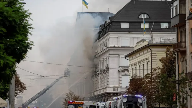 Russische Drohne trifft ukrainisches Geheimdiensthauptquartier in Kiew, Selenskyj kündigt Vergeltung an