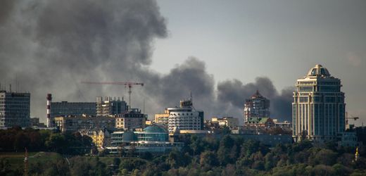 Russland verstärkt Militär und bezieht nordkoreanische Unterstützung, Selenskyj warnt vor weiterer Mobilmachung