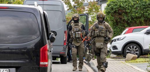 Sabotage am Stromnetz: Verdächtiger flüchtig, Motive unklar