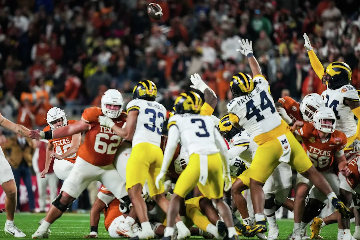 Sarkisian Confirma el Partido Texas-Michigan de 2027