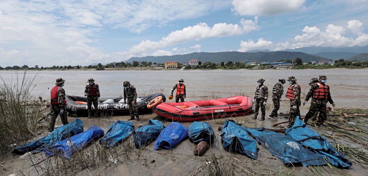 Schulleiter rettete Hunderte Schüler vor Flutkatastrophe in Nepal – Zahl der Toten steigt