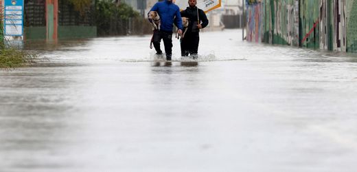 Schwere Überschwemmungen in Spanien fordern Evakuierungen und lösen Notstand aus
