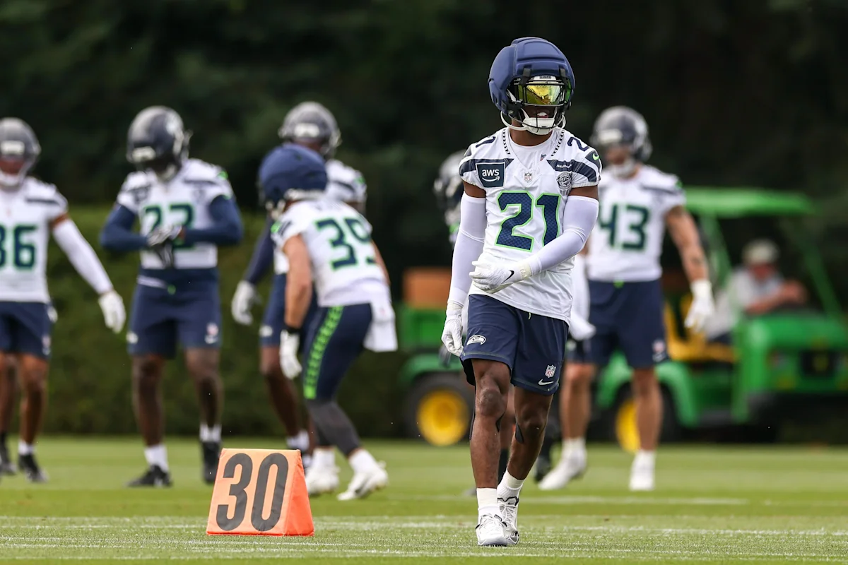 Seahawks Resume Padded Practice Amid Smoky Conditions