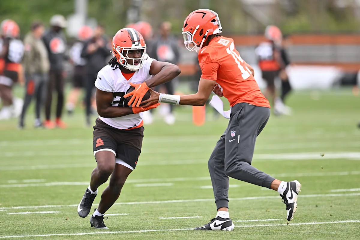 Seahawks Sign Rookie Running Back TJ Harden