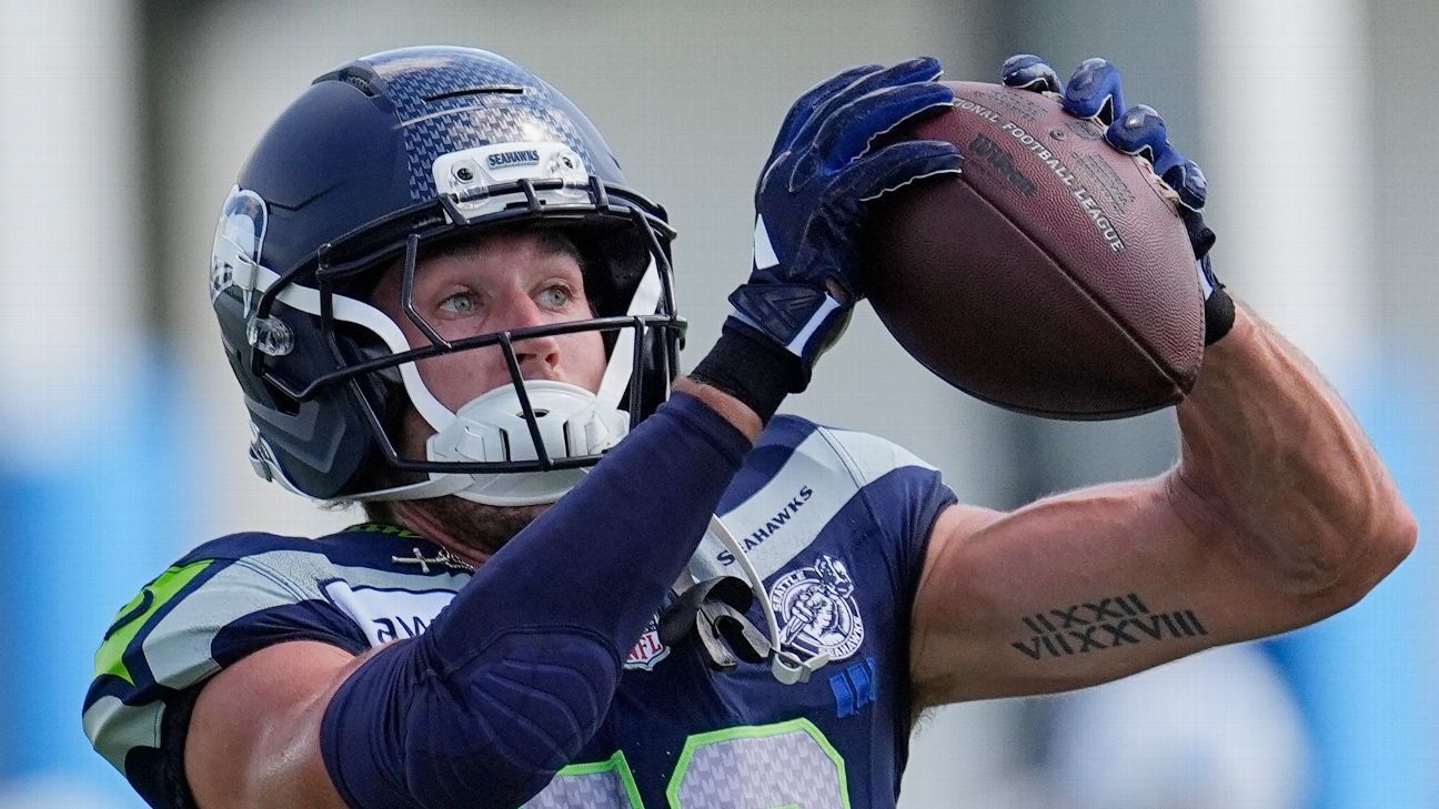 Seahawks WR Jake Bobo Suffers Knee Injury