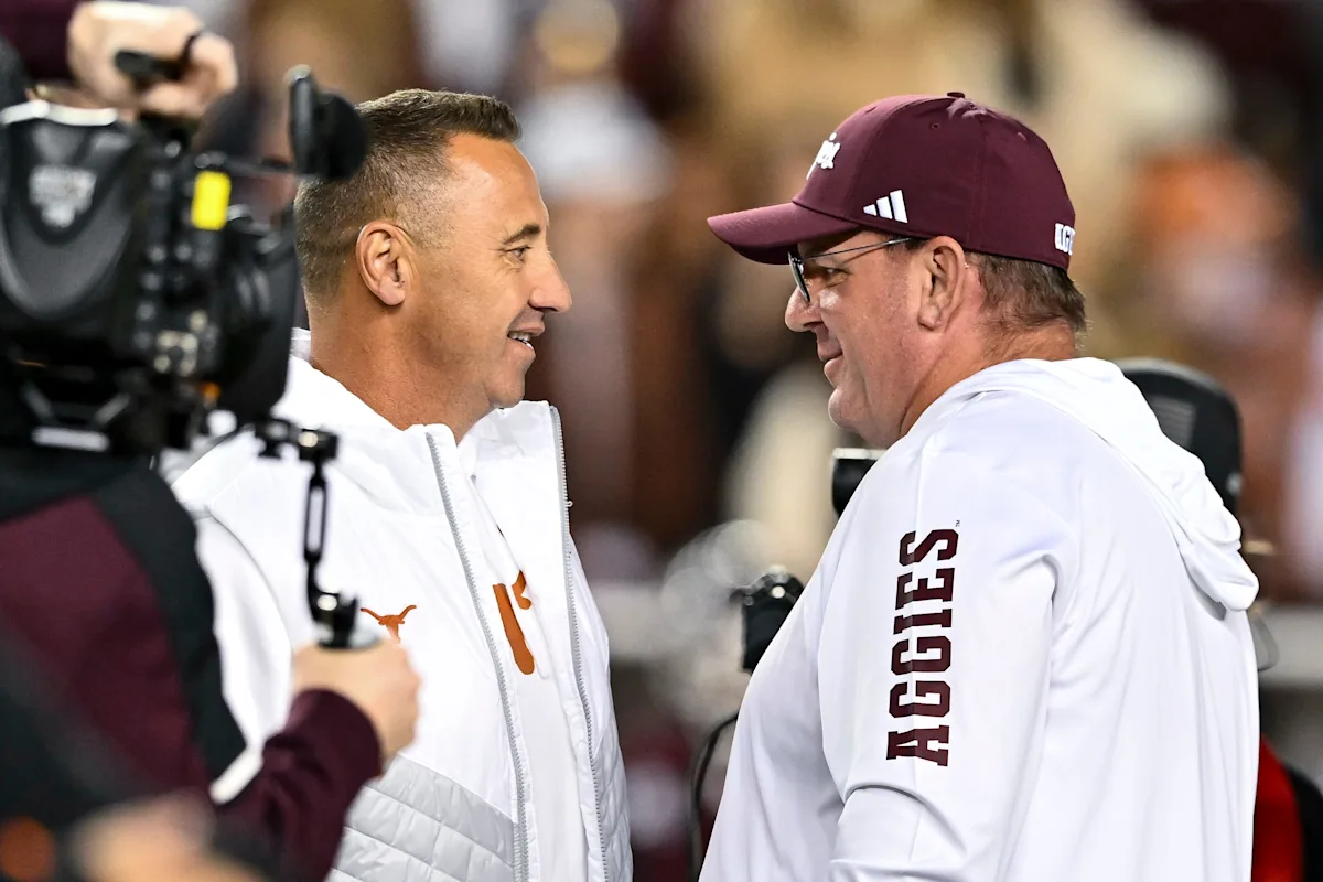 SEC कोच Mike Elko ने College Football Playoff बहस की खामी पर चर्चा की