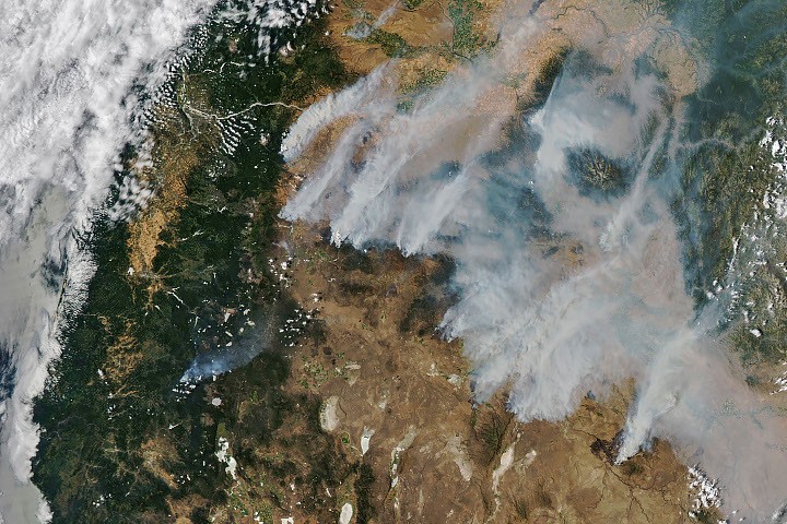 Humo Cubre Oregón Debido a Incendios Forestales