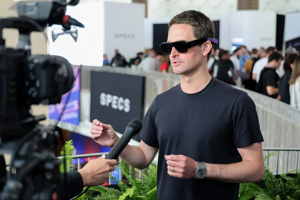 Snap CEO Downplays Near-Term Adoption of Specs