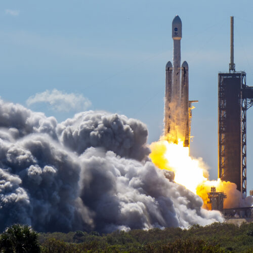 La Fuerza Espacial Busca Hasta 30 Mil Millones de Dólares para Lanzamientos de Cohetes
